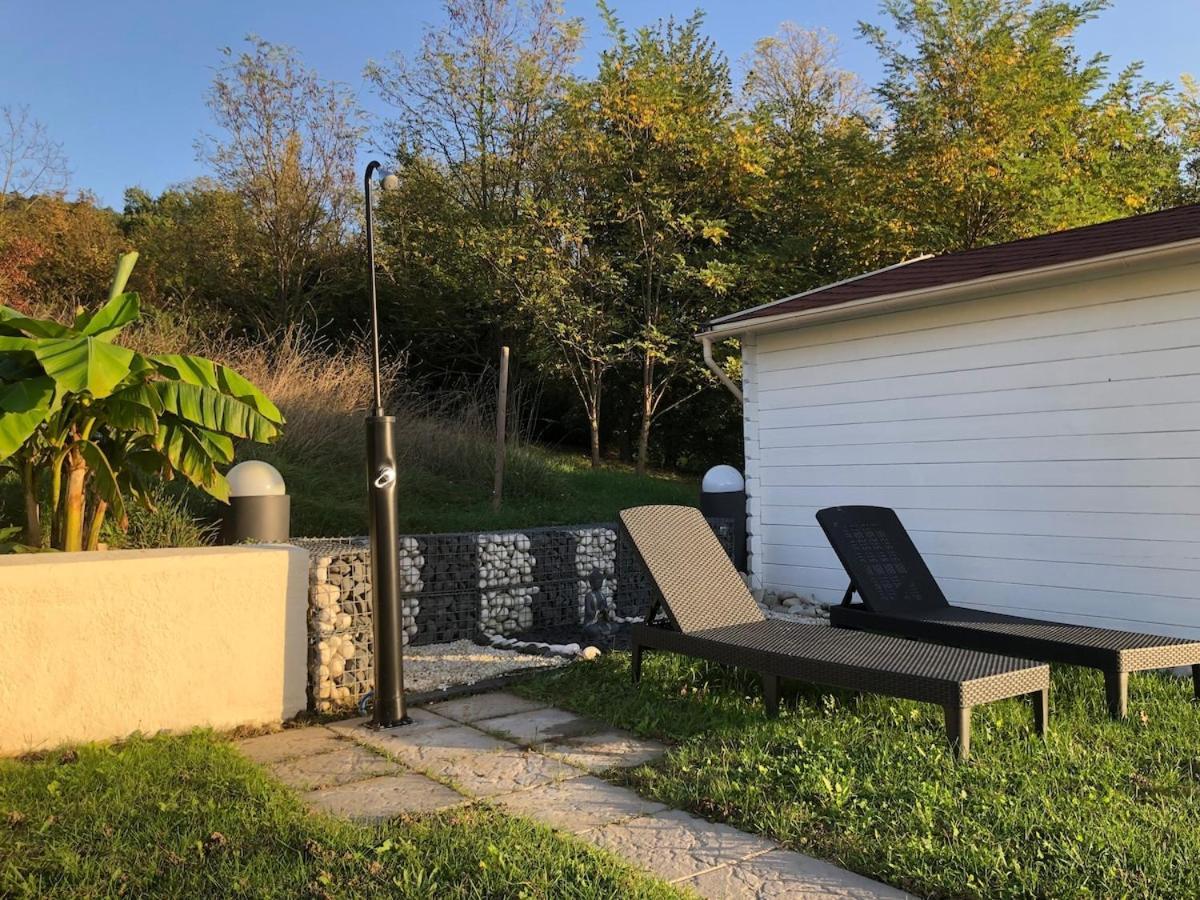 Maison De Vacances Avec Ses Petits Chalets Aouste-sur-Sye Eksteriør billede